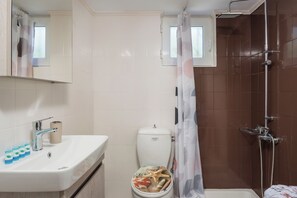 Family House, 2 Bedrooms, Private Pool, Mountain View | Bathroom - Sofia's Dreamy Retreat (Chania)