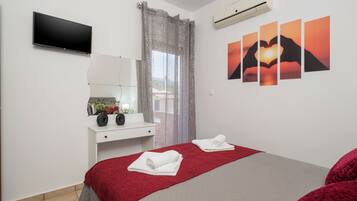 Familiehus, 2 soverom, privat basseng, fjellutsikt | 2 soverom, safe på rommet, blendingsgardiner og lydisolert