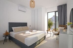 3 bedrooms, iron/ironing board, Internet, bed sheets - Villa MEROPE - 3Bed all En-suite with Private Pool (Paralimni)