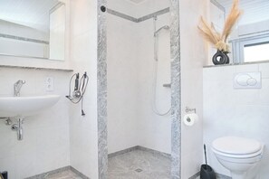 Shower - Gutenbergstraße incl. WLAN (Grömitz)
