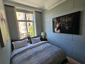 Classic Room (No shower available), 2nd Floor | Iron/ironing board, free WiFi - Floyen Bergen City Apartments and rooms (Bergen)