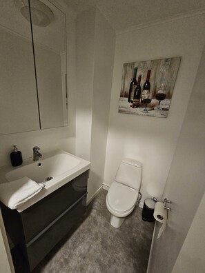 Basic Room (No shower available), 1st Floor | Bathroom