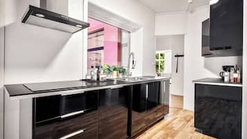 Electric kettle, high chair