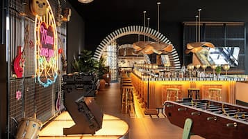 3 restaurantes: opção de café da manhã, almoço e jantar