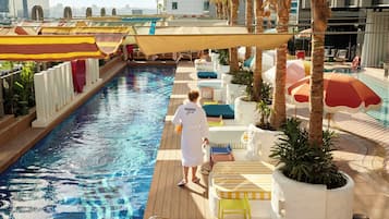 4 outdoor pools, open 8:00 AM to 7:00 PM, free cabanas, pool umbrellas