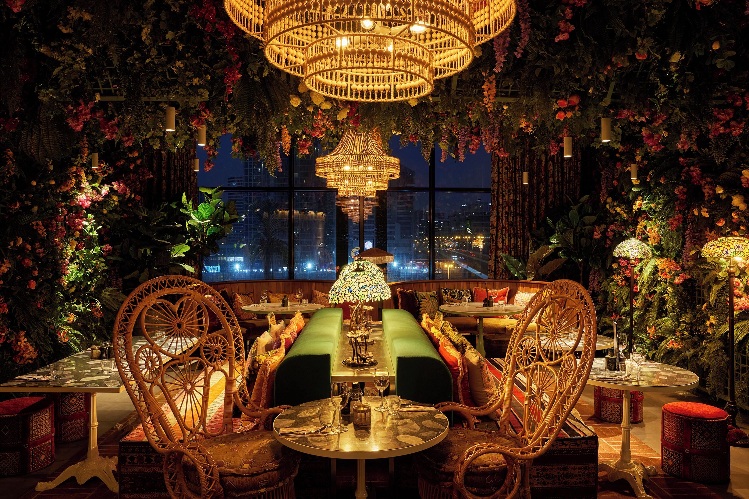 3 restaurants; breakfast, lunch, dinner, and brunch served