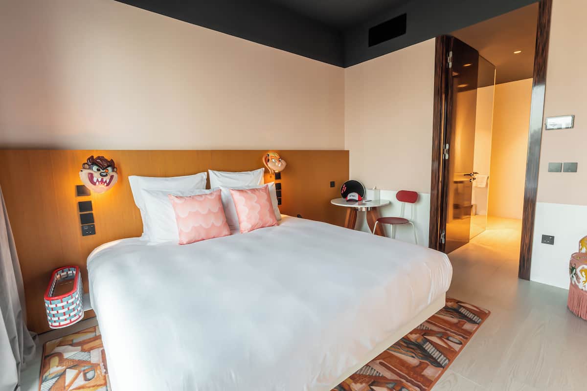 Suite (XXL Mama Crazy) | Sengetøy av topp kvalitet, dundyner, minibar og safe på rommet