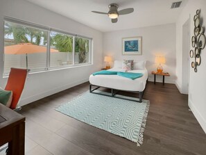 3 bedrooms, desk, iron/ironing board, travel cot - Towering Palms in Wilton Manors (Wilton Manors)
