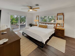 3 Schlafzimmer, Schreibtisch, Bügeleisen/Bügelbrett, Reisekinderbett