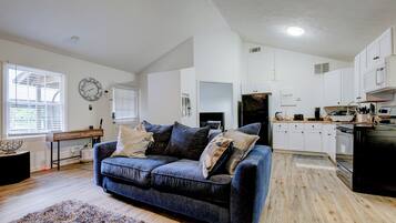 TV, fireplace, offices