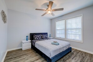 4 Schlafzimmer, Bügeleisen/Bügelbrett, kostenloses WLAN