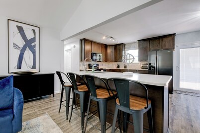 Welcome Rivertown Manor & Est: A fully renovated 3BR/2BA modern estate on 2 private acres. Engineered for the traveling professional, this home features a gourmet kitchen, spa-inspired master suite, and an expansive outdoor patio with a fire pit.