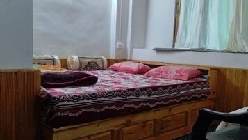 Kamar Deluks, pemandangan gunung | Seprai premium, bantalan ekstra lembut, kedap suara, dan Wi-Fi gratis