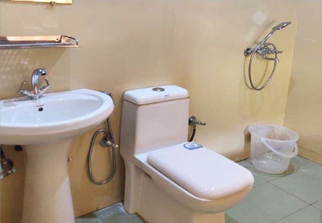 Kamar Deluks, pemandangan gunung | Kamar mandi