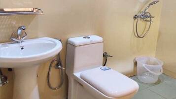 Kamar Deluks, pemandangan gunung | Kamar mandi