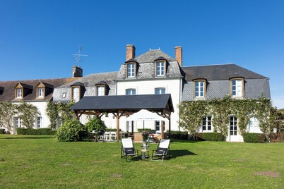 Domaine de Bel Ebat offers a peaceful, green setting (1h from Paris)