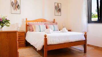 3 bedrooms, iron/ironing board, travel crib, free WiFi