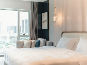 Down duvets, in-room safe, blackout curtains, free WiFi - White Swan Hotel Zhangjiang (Zhanjiang)