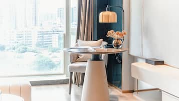 Superior Studio Suite | Down comforters, in-room safe, blackout drapes, free WiFi