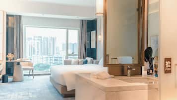 Down comforters, in-room safe, blackout drapes, free WiFi