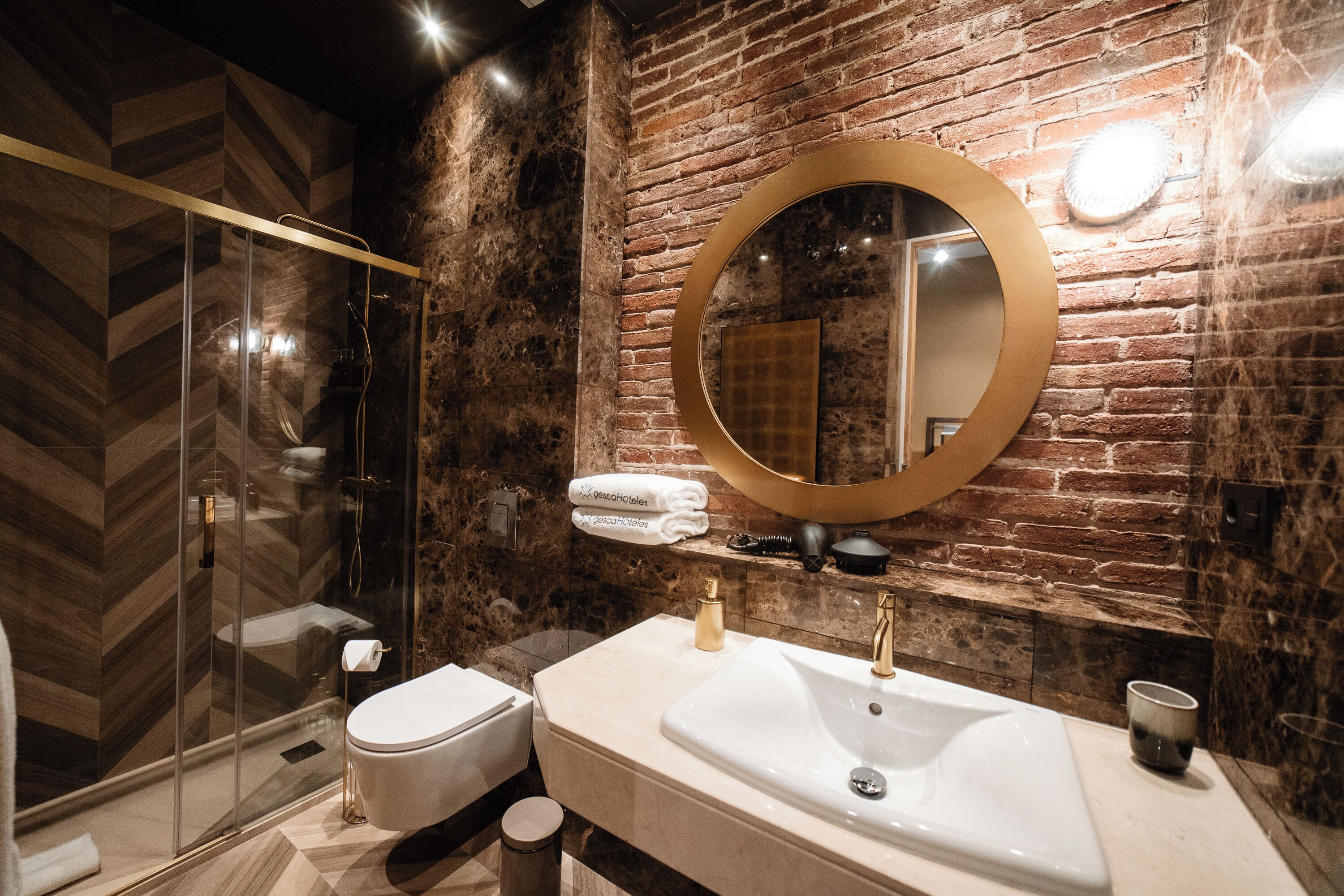 Apartament Deluxe, 1 llit doble i sofà llit, cuina | Bany | Dutxa, assecador de cabells, sabatilles i tovalloles 