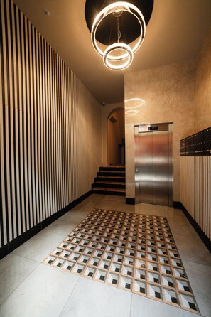Pintu masuk interior