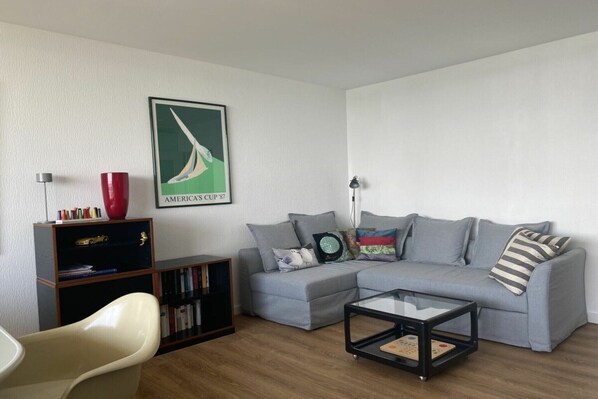 Fernseher, Stereoanlage