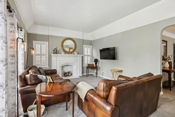 Téléviseur, bureau