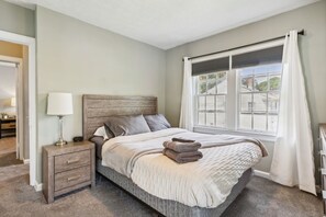 3 chambres, fer et planche à repasser, lit de bébé portatif, Wi-Fi