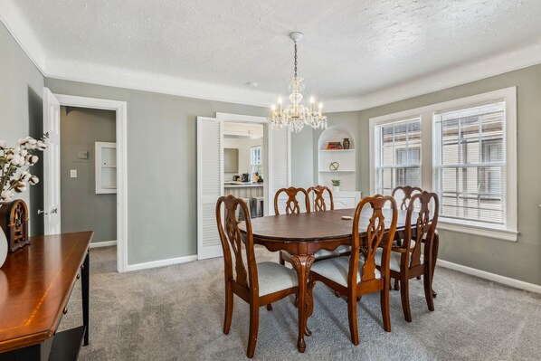Dining - Near CLE Clinic, UH & Case Western (Shaker Heights)
