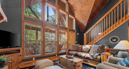 Four Suite Cabin by Silver Dollar City!