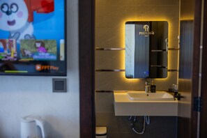 Regadera, regadera con hidromasaje, amenidades de baño de diseñador