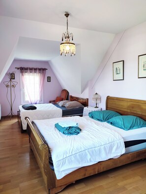 4 chambres, fer et planche à repasser, Wi-Fi, draps fournis