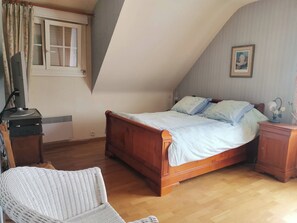 4 Schlafzimmer, Bügeleisen/Bügelbrett, WLAN, Bettwäsche