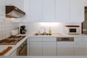 Microwave, oven, stovetop, coffee/tea maker