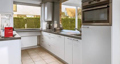 5 Schlafzimmer Unterkunft in Sint Idesbald