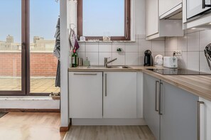 Stovetop, coffee/tea maker