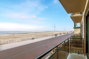 Property grounds - 2 bedroom accommodation in Koksijde (Koksijde)
