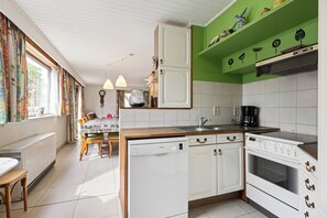 Microwave, oven