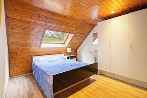 3 bedrooms, WiFi (free)