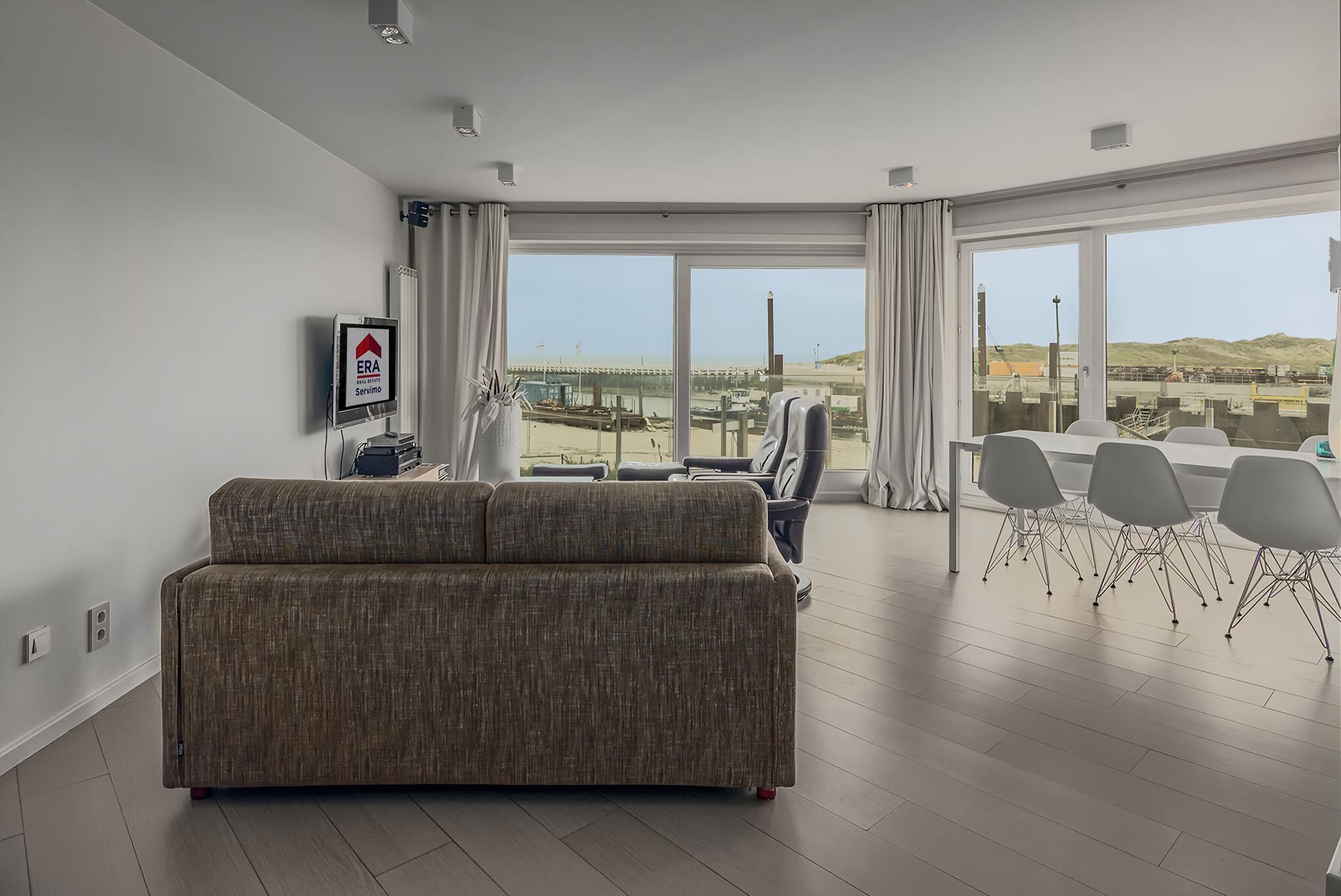 リビング エリア