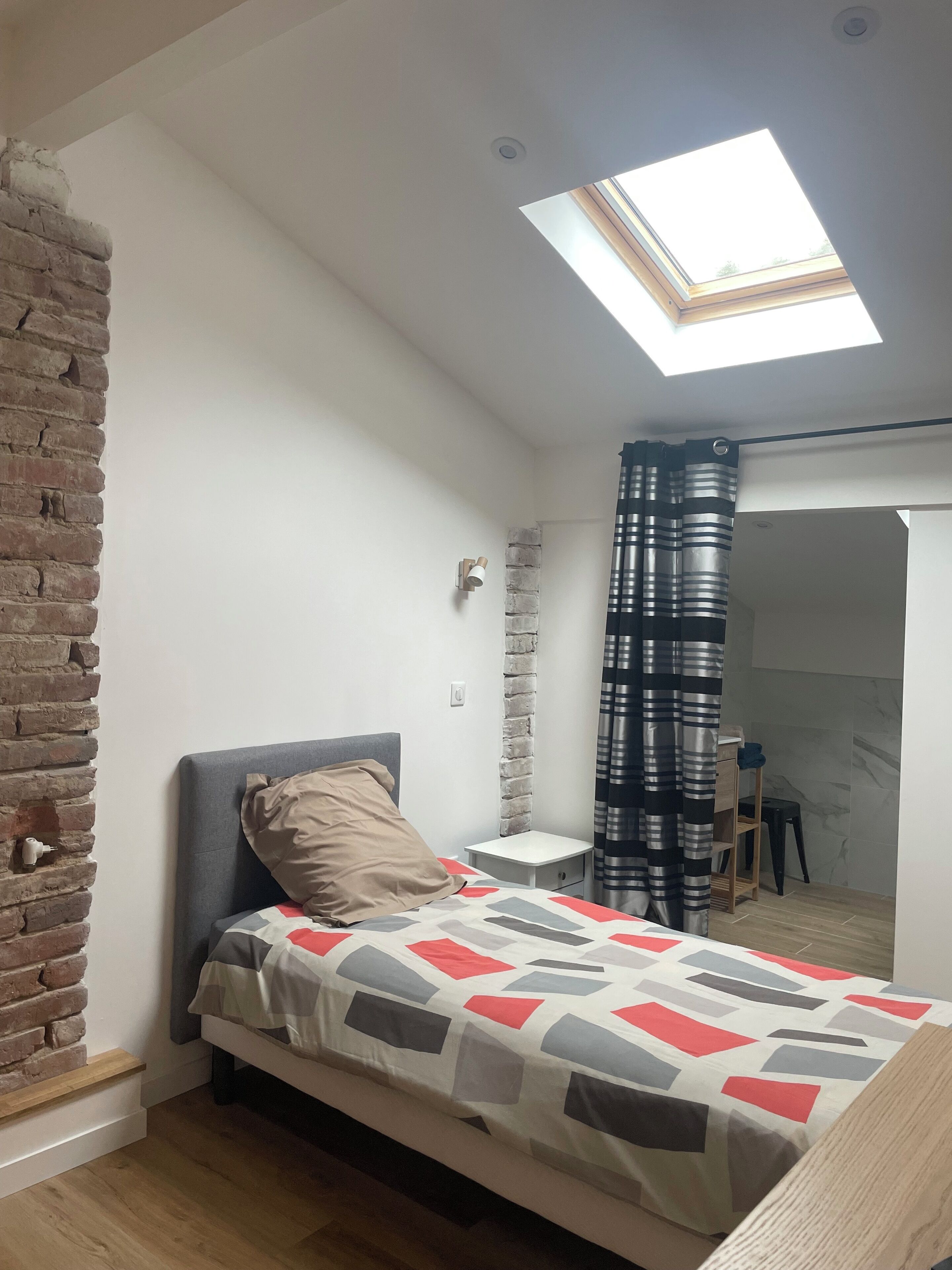 1 chambre, lit parapluie, Wi-Fi, draps fournis