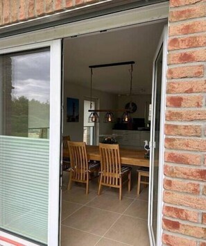 Outdoor dining - ENJOY Comfortable holiday residence (Büsum)