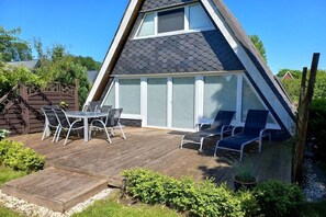 Outdoor dining - Schmidt Comfortable Holiday Residence (Damp)