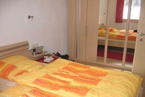 Travel cot, free WiFi, bed sheets - Holiday Apartment, Apartment Melanie (Umhausen-Niederthai)