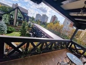 Luxury Double Room, Balcony, Garden View | Terrace/patio