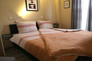 2 chambres, lit parapluie