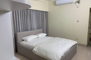 3 chambres, fer et planche à repasser, Wi-Fi, literie fournie