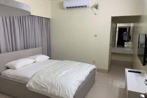 3 bedrooms, iron/ironing board, WiFi, bed sheets - Samin's Signature Suites

 (Dhaka)