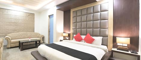 Premium Room | Desk, laptop workspace, free WiFi